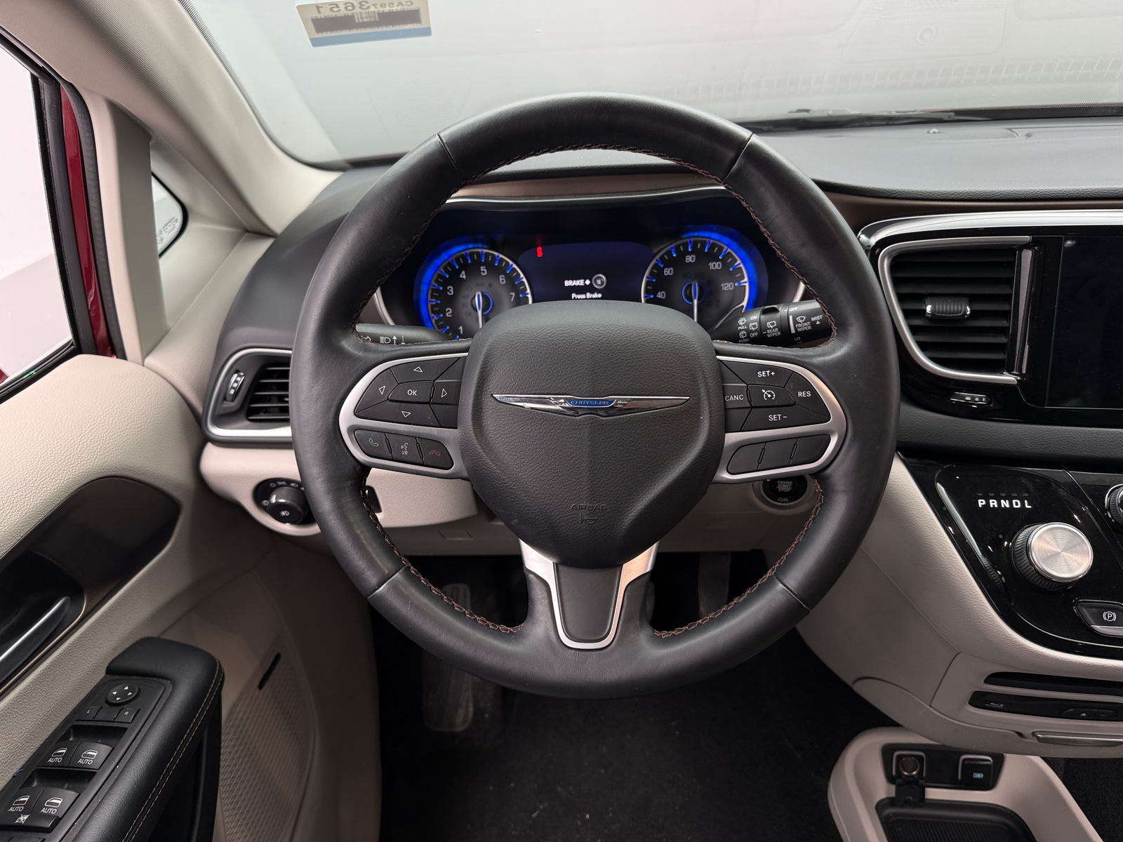Thumbnail: 2017 Chrysler Pacifica - 4