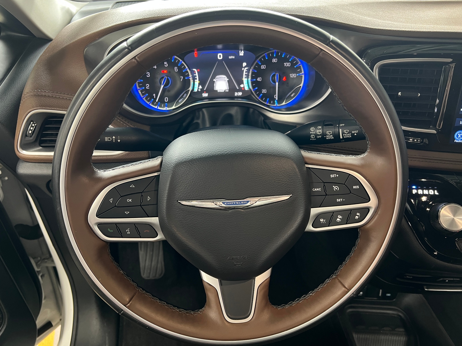 Thumbnail: 2017 Chrysler Pacifica - 4
