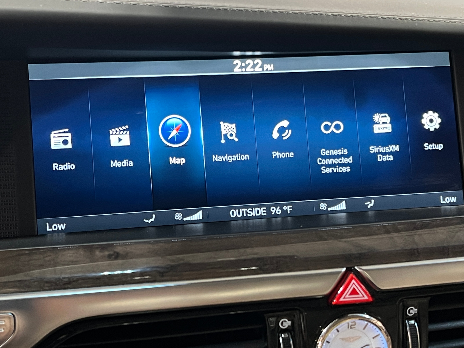 Thumbnail: 2018 Genesis G90 - 3