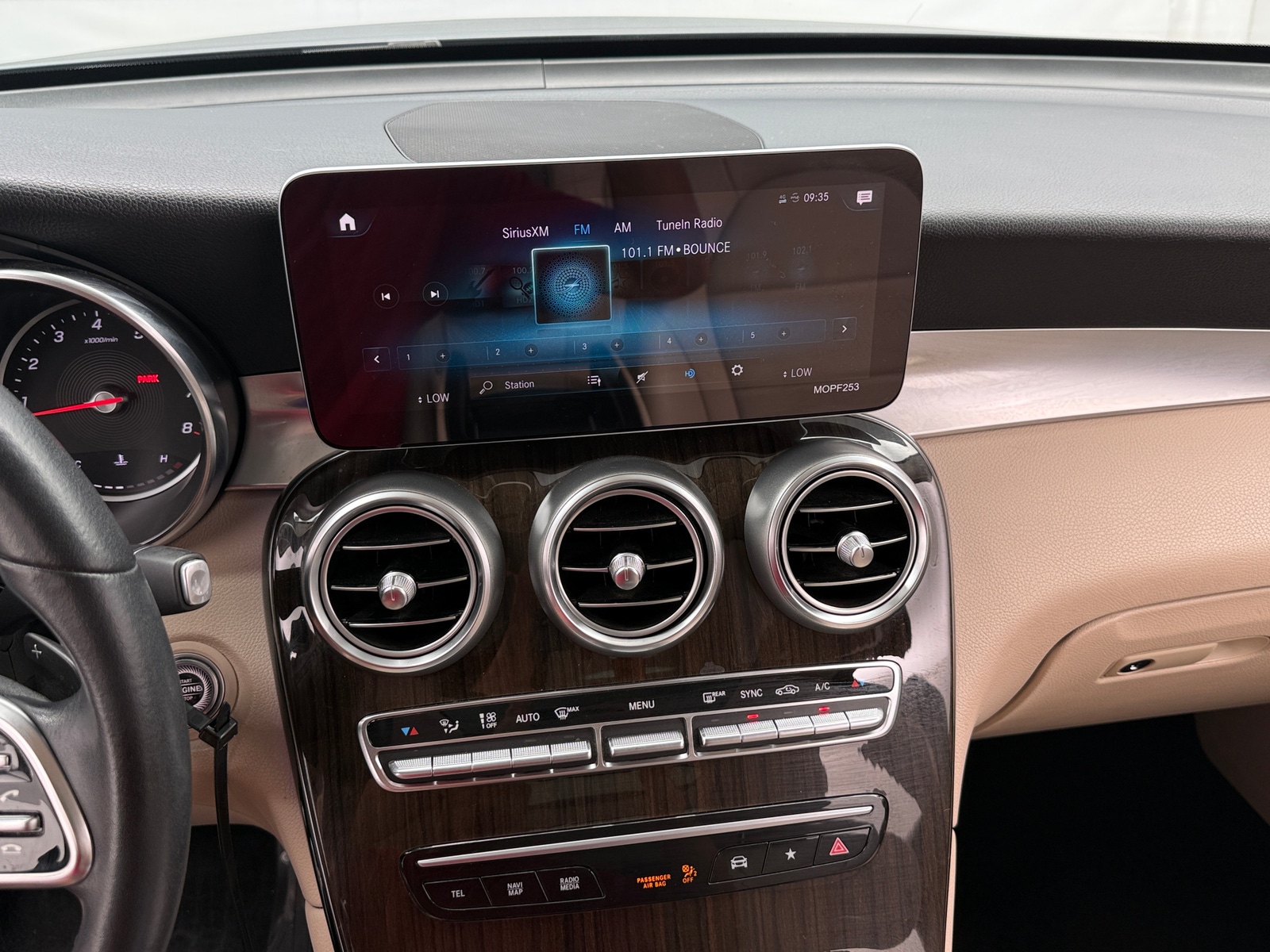 Thumbnail: 2020 Mercedes-Benz GLC - 3