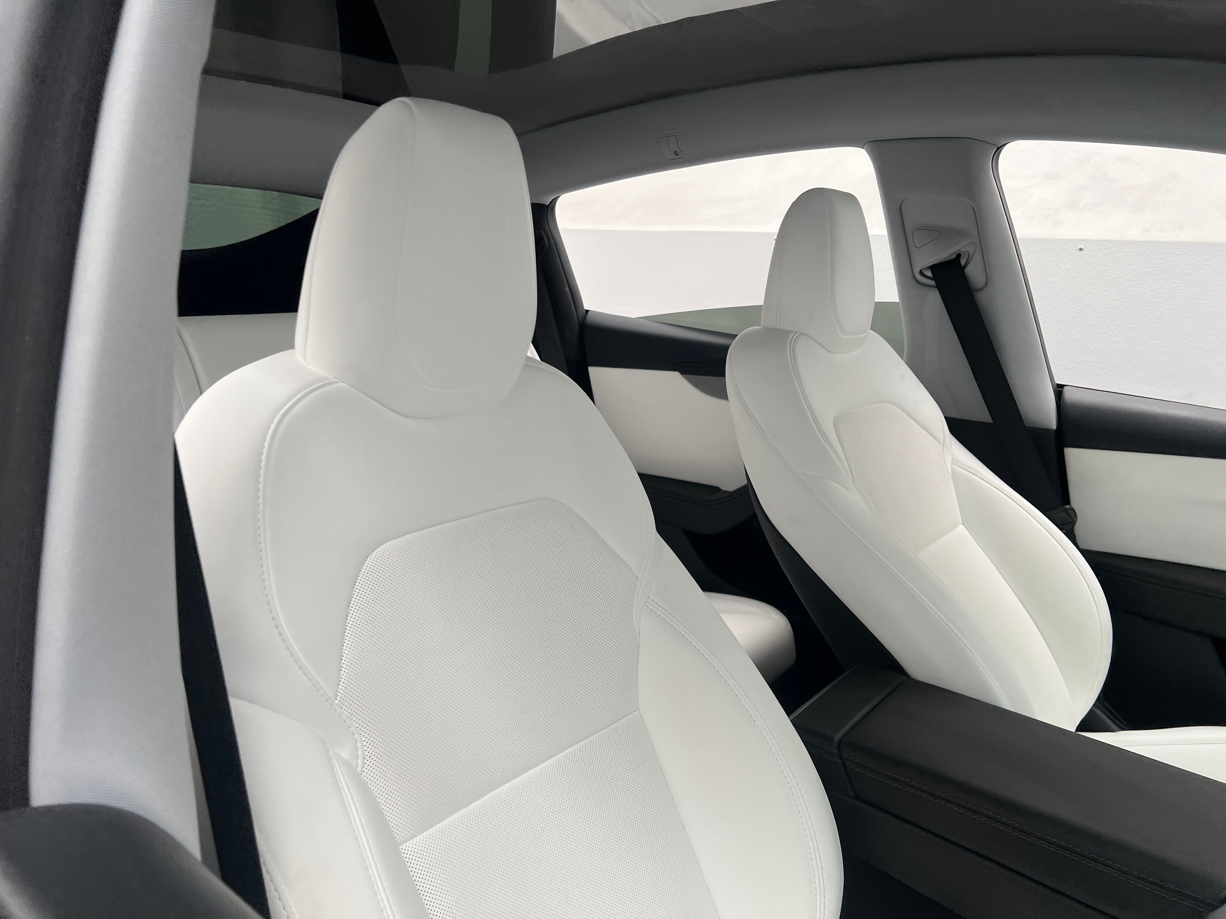 Used 2026 Tesla Model Y Long Range with VIN 7SAYGDEE2TA451513 for sale in Auburn, WA