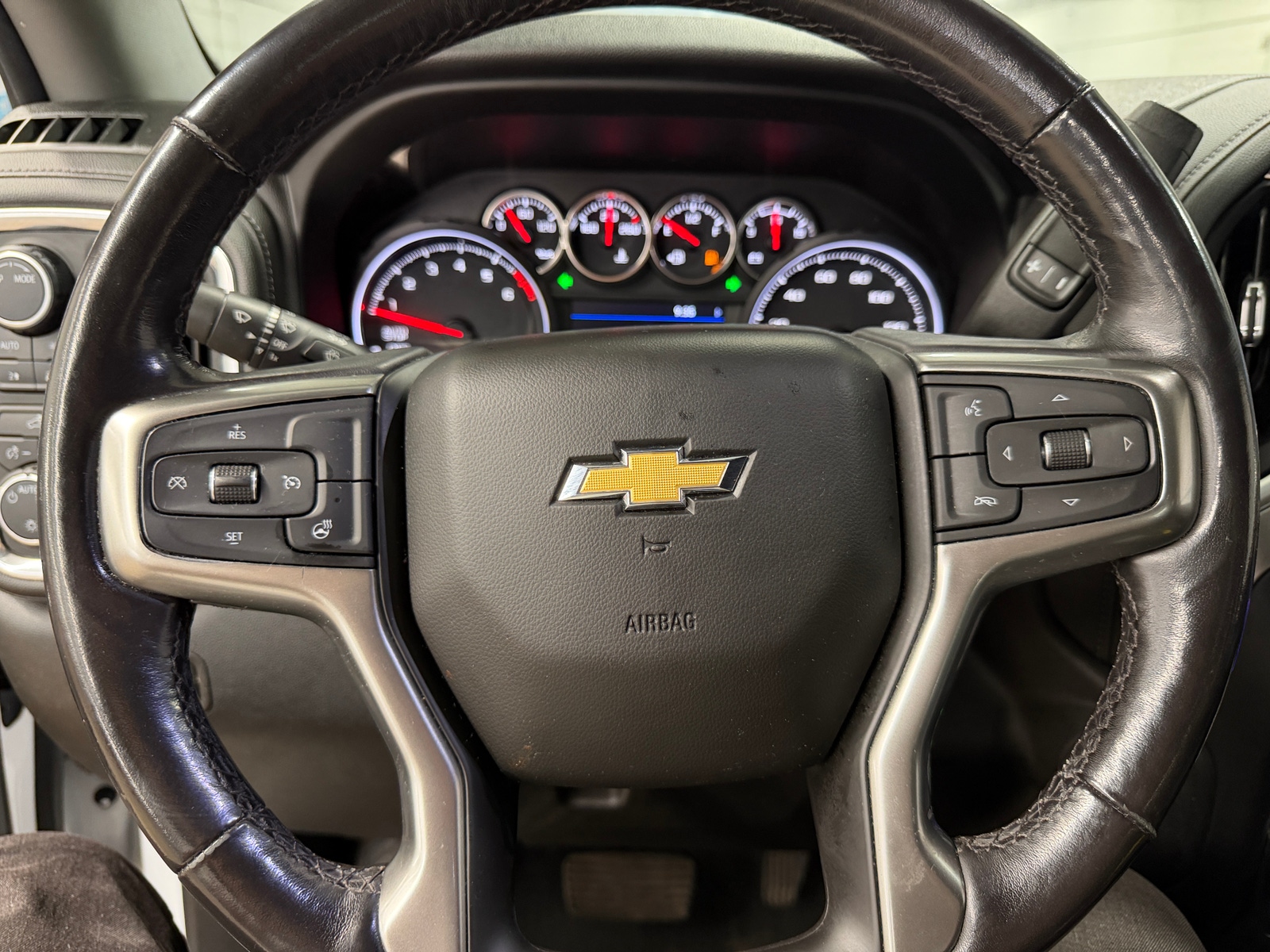 Thumbnail: 2022 Chevrolet Silverado 1500 - 5