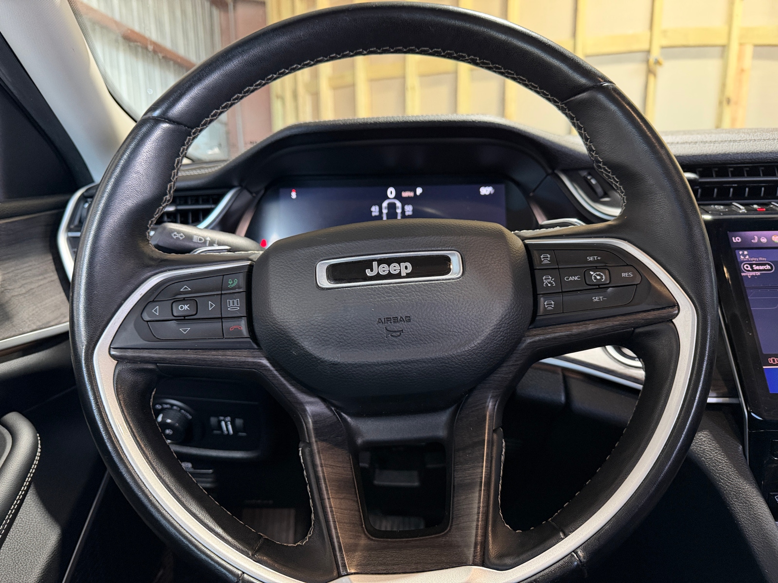 Thumbnail: 2022 Jeep Grand Cherokee L - 4