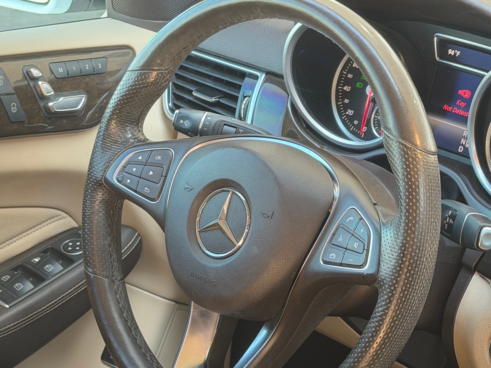 Thumbnail: 2016 Mercedes-Benz GLE - 4