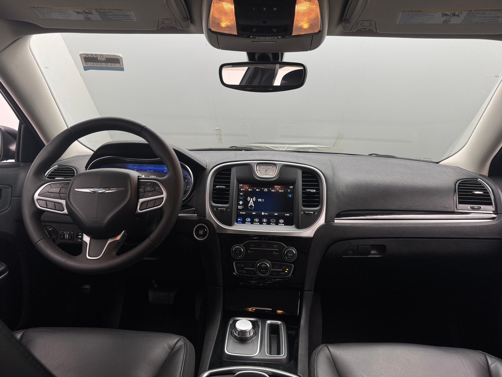 Thumbnail: 2023 Chrysler 300 - 2