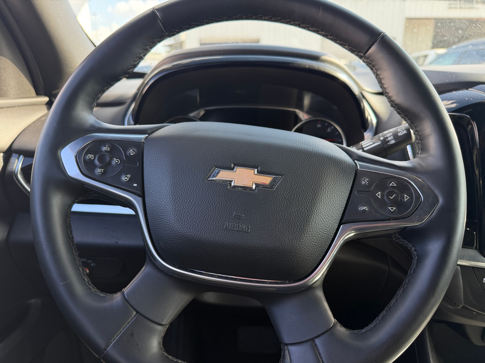 Thumbnail: 2023 Chevrolet Traverse - 4