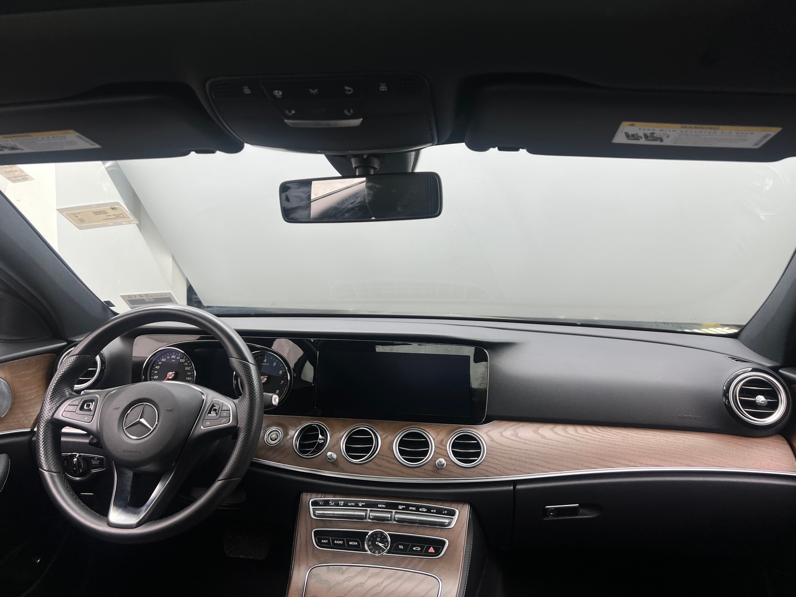 Thumbnail: 2018 Mercedes-Benz E-Class - 2