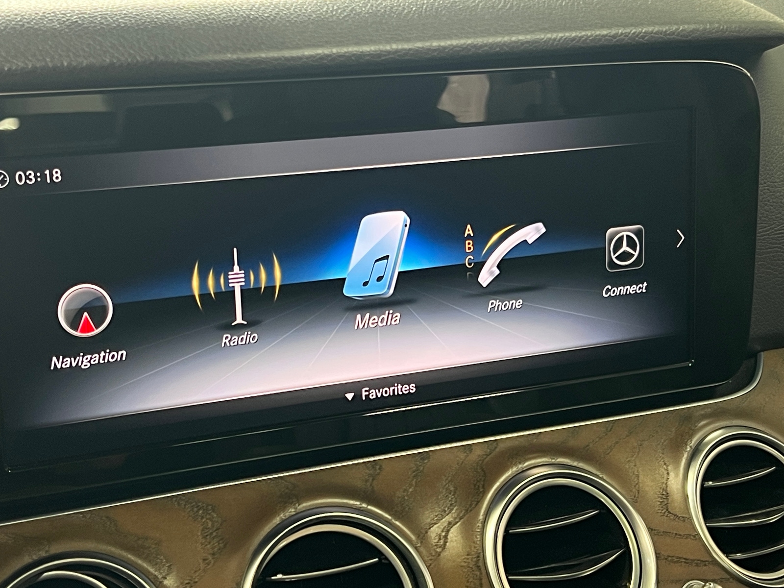 Thumbnail: 2018 Mercedes-Benz E-Class - 3