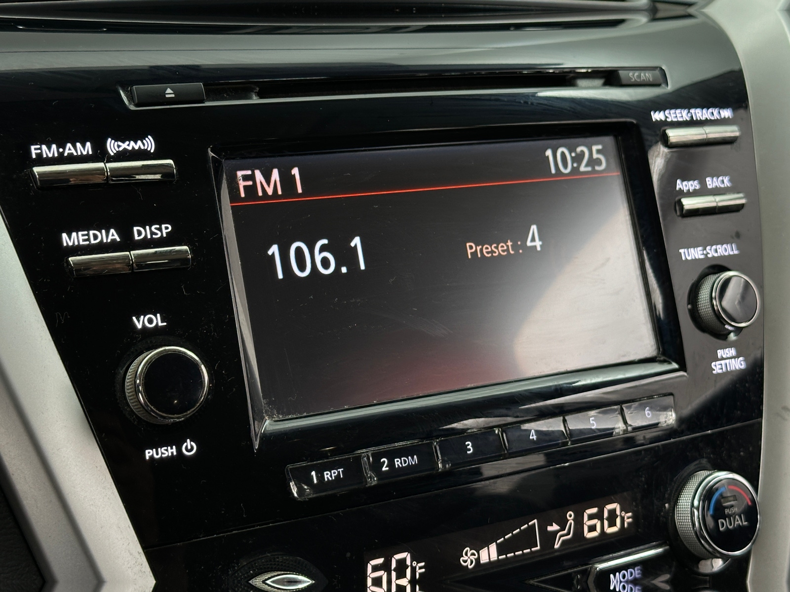 Thumbnail: 2016 Nissan Murano - 4