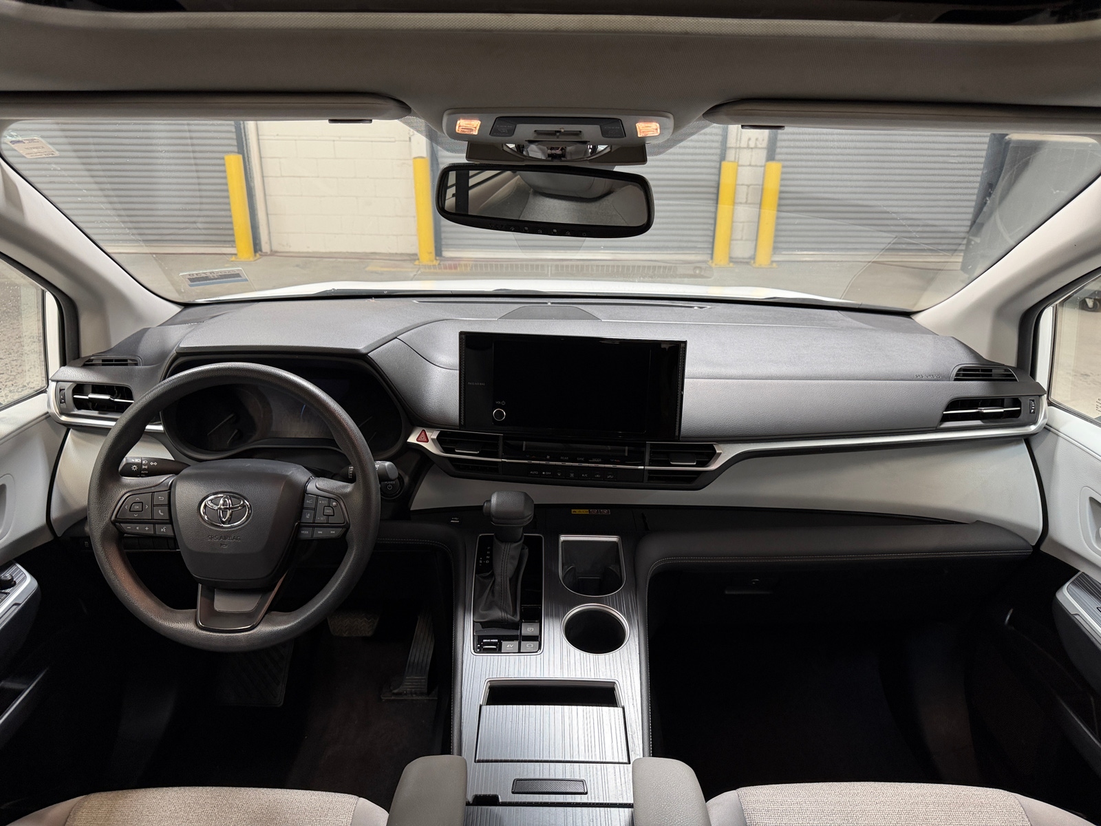 Thumbnail: 2025 Toyota Sienna - 3