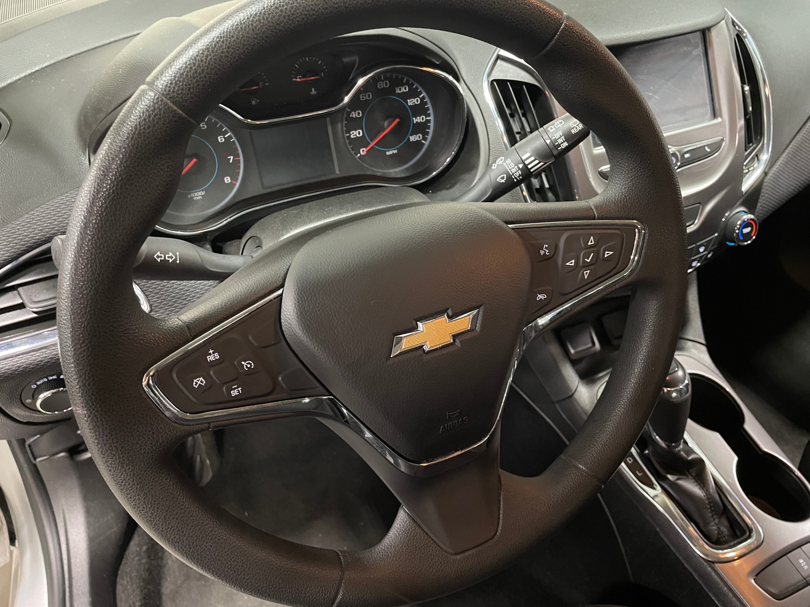 Thumbnail: 2017 Chevrolet Cruze - 5