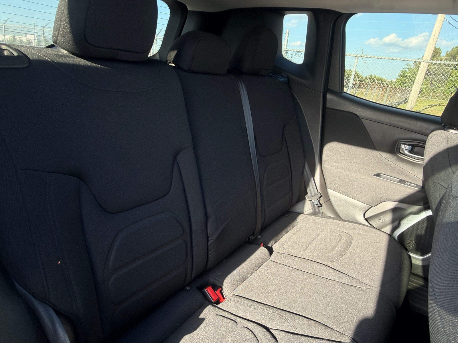 Thumbnail: 2018 Jeep Renegade - 6