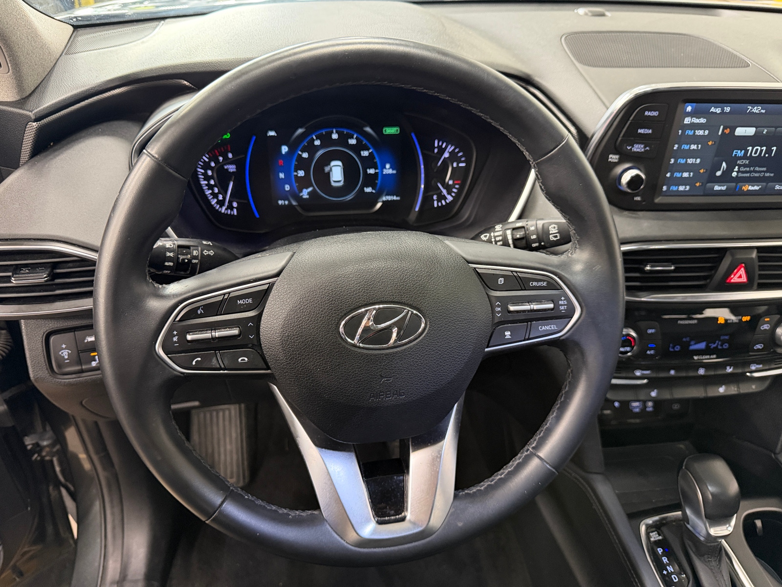 Thumbnail: 2020 Hyundai Santa Fe - 4