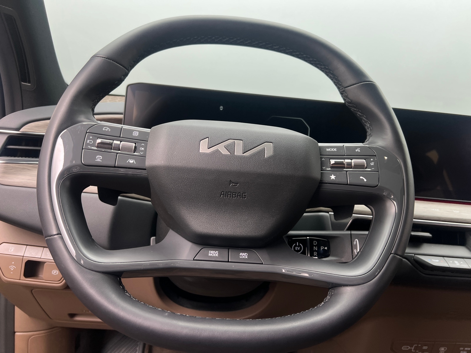 Thumbnail: 2024 Kia EV9 - 4