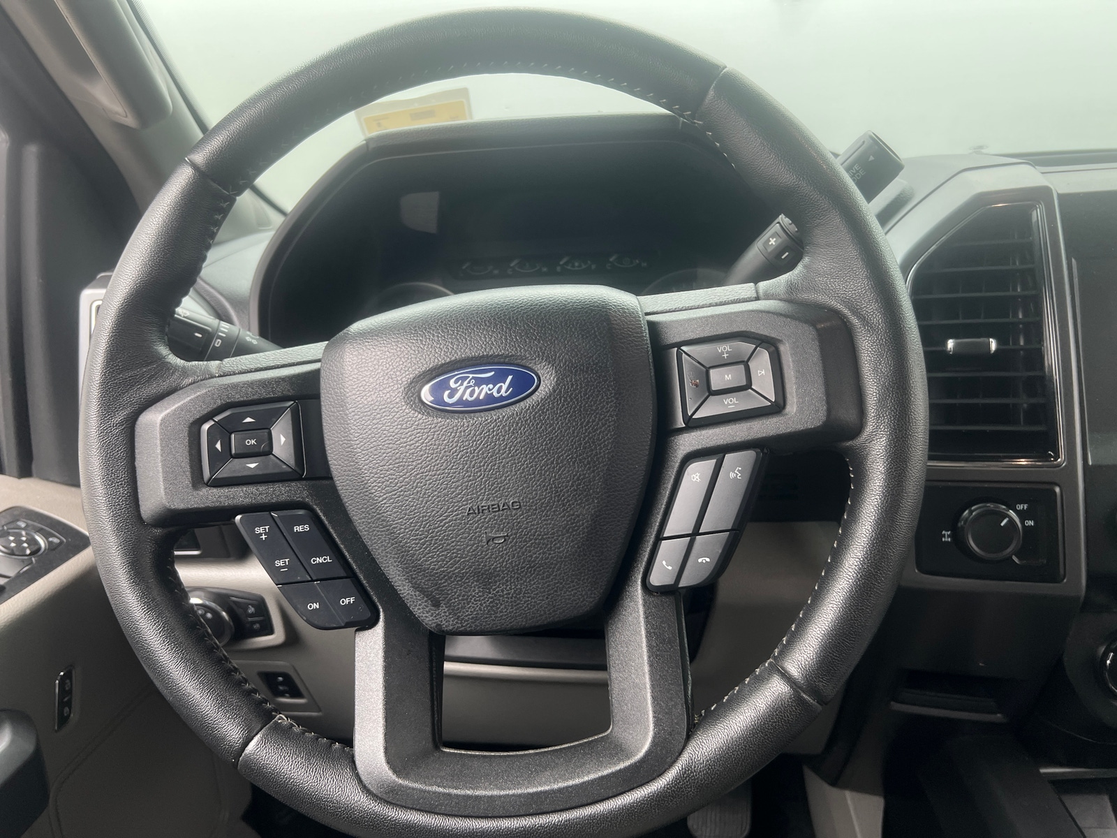 Thumbnail: 2018 Ford Econoline - 5