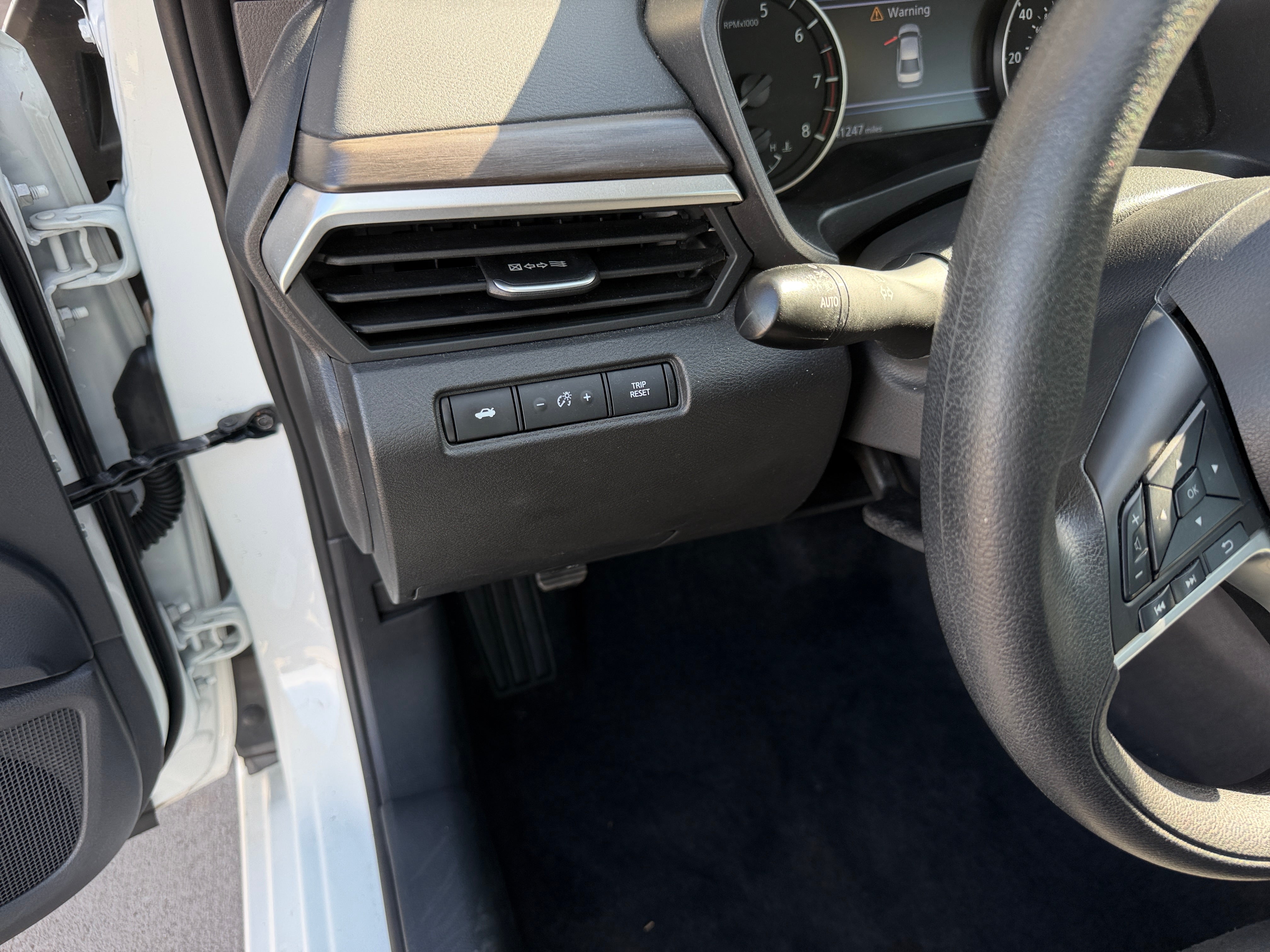 2025 Nissan Altima SV - Photo 10