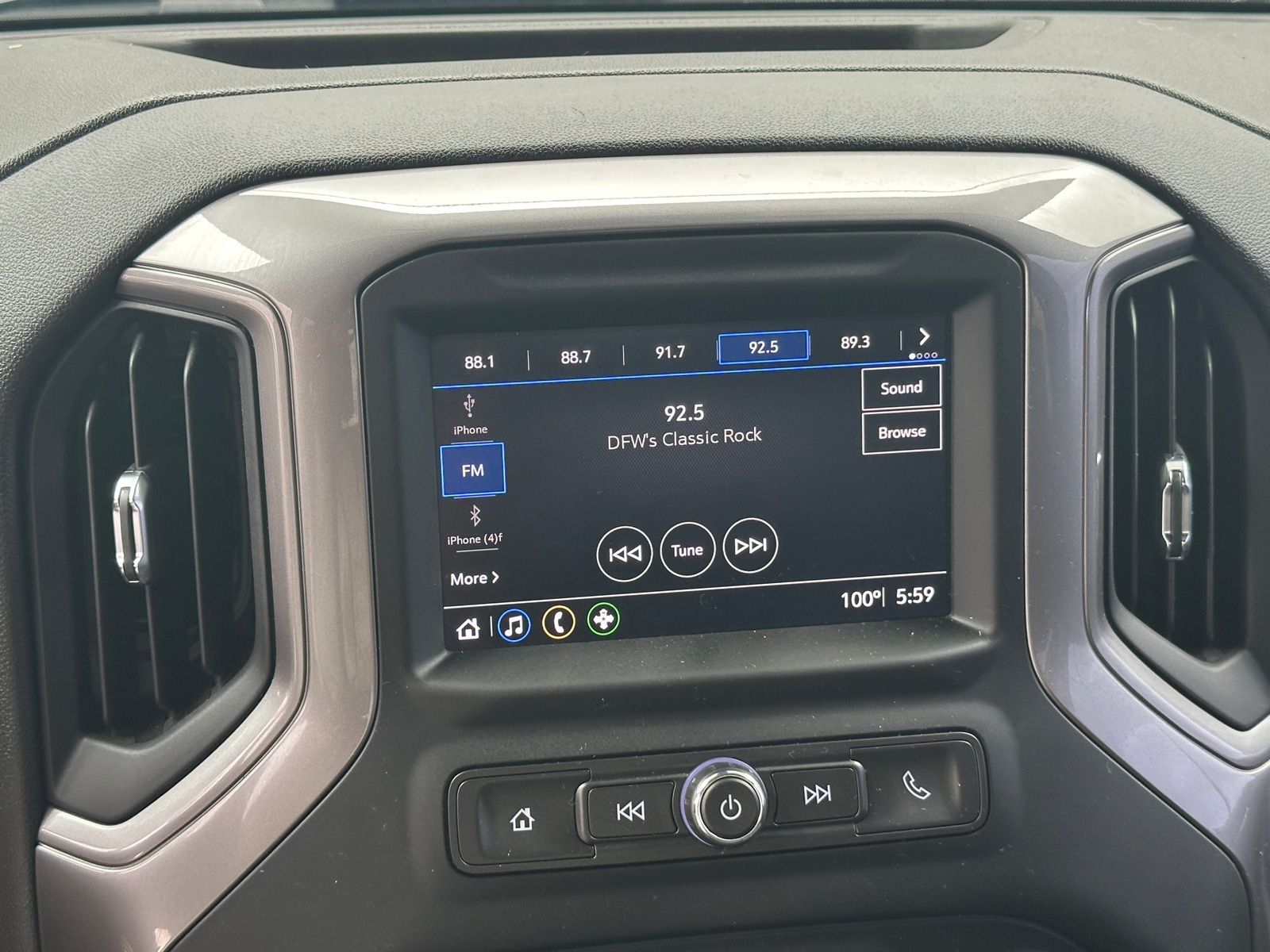 Thumbnail: 2022 Chevrolet Silverado 1500 - 4