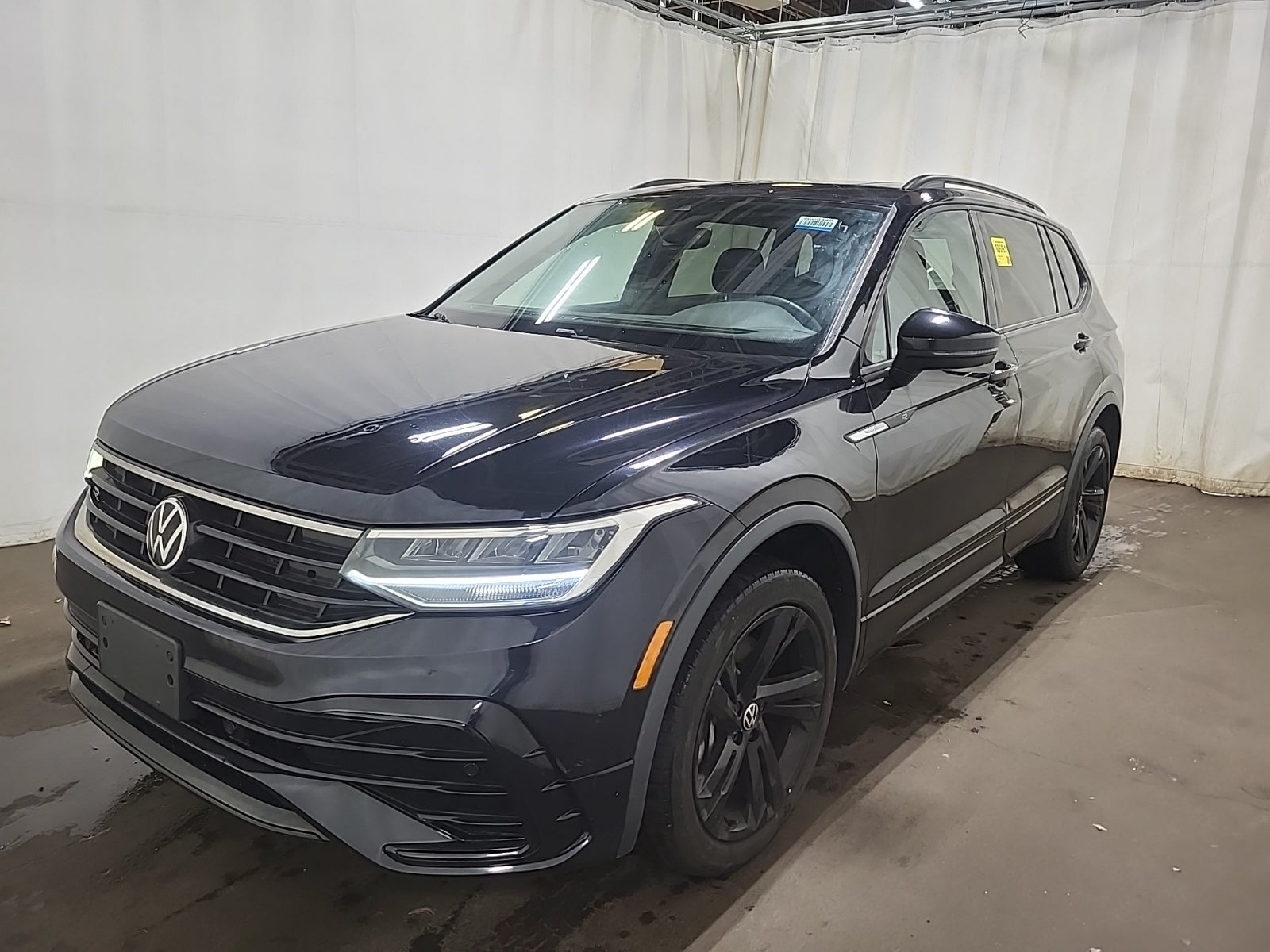 2023 Volkswagen Tiguan SE R-Line Black