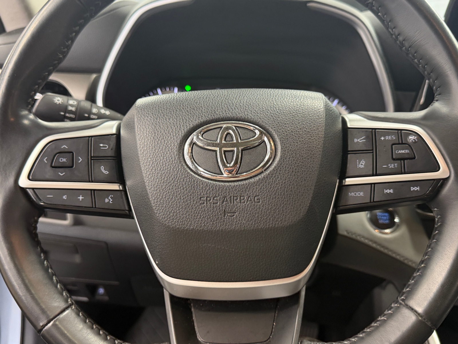 Thumbnail: 2022 Toyota Highlander - 4