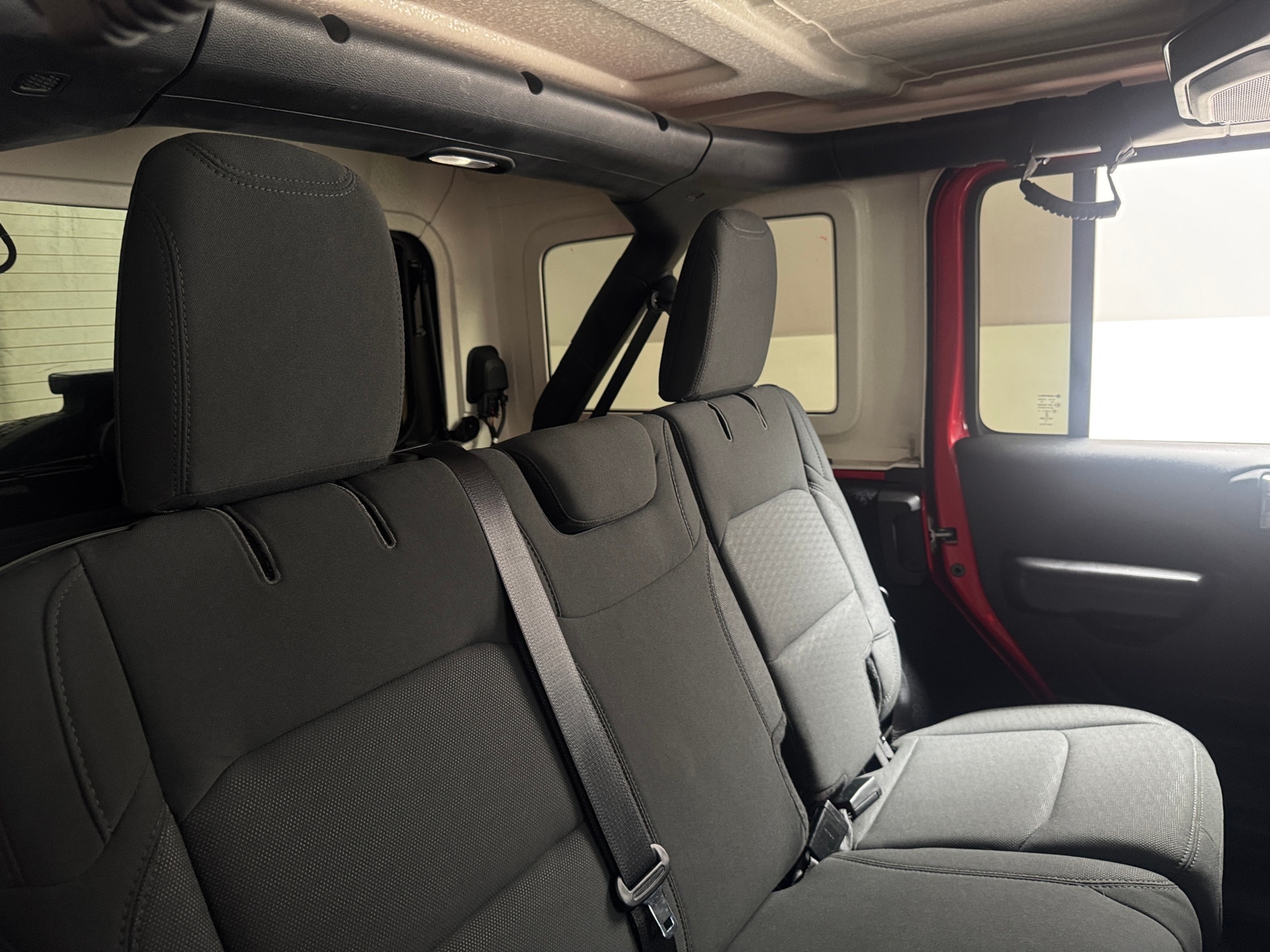 Thumbnail: 2019 Jeep Wrangler - 6