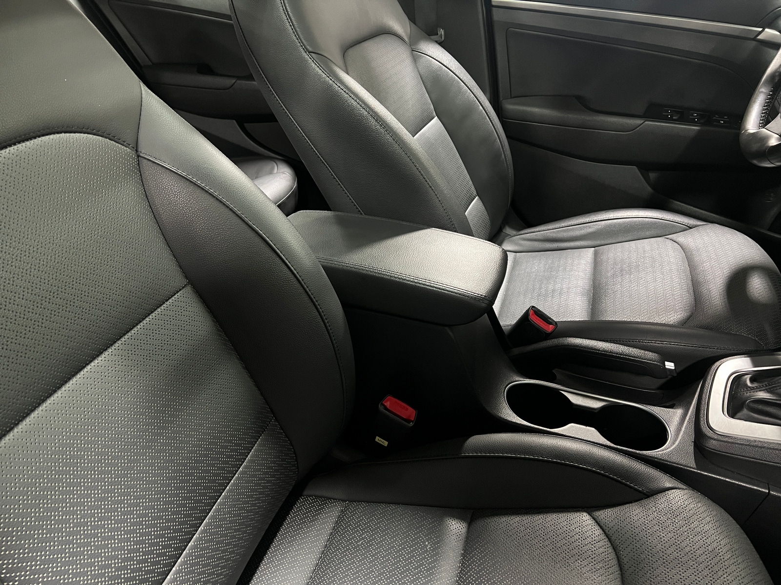 Thumbnail: 2018 Hyundai Elantra - 2