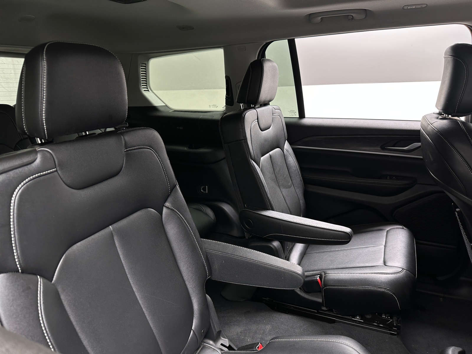 Thumbnail: 2023 Jeep Grand Cherokee L - 5