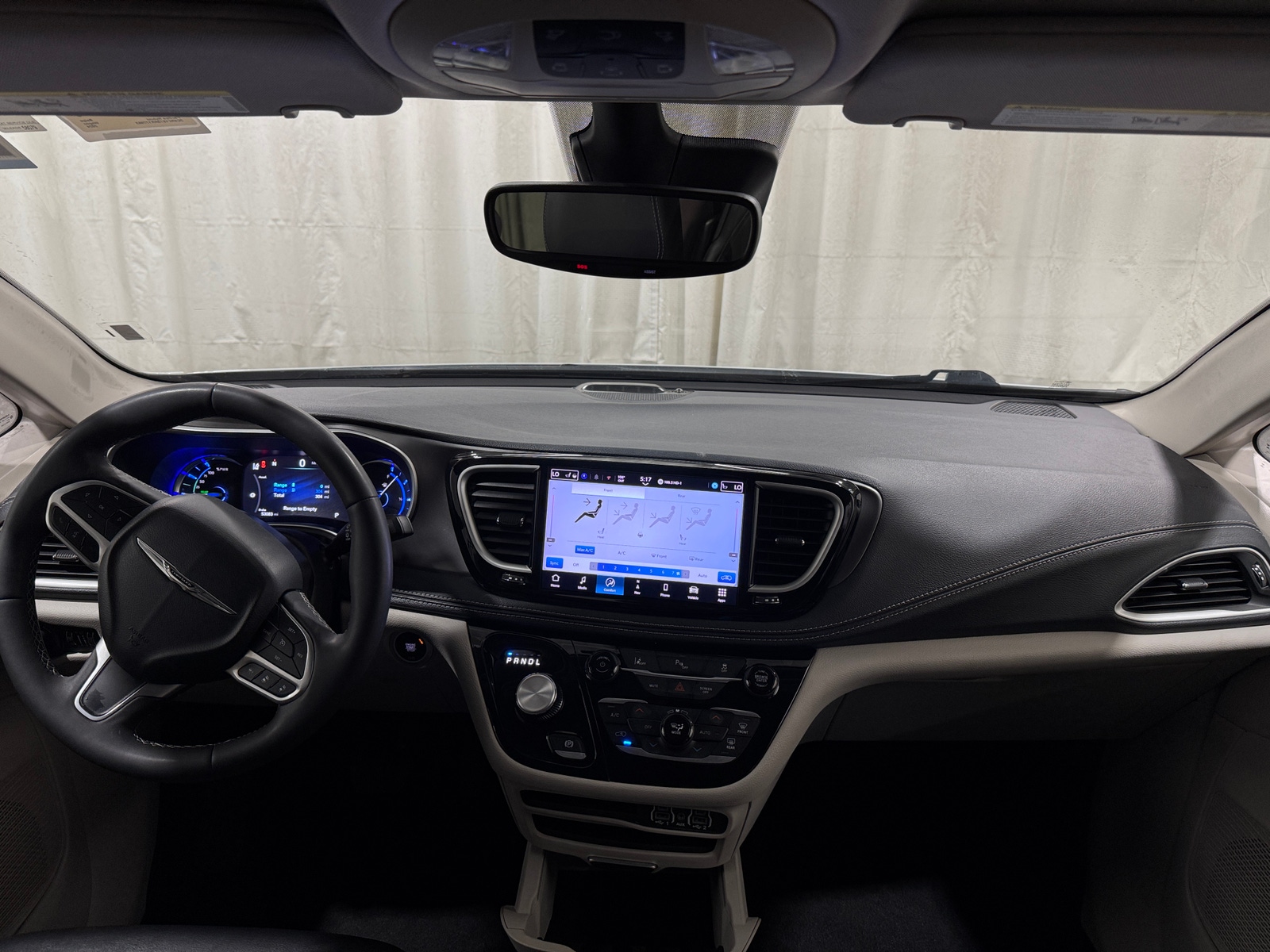 Thumbnail: 2024 Chrysler Pacifica - 2