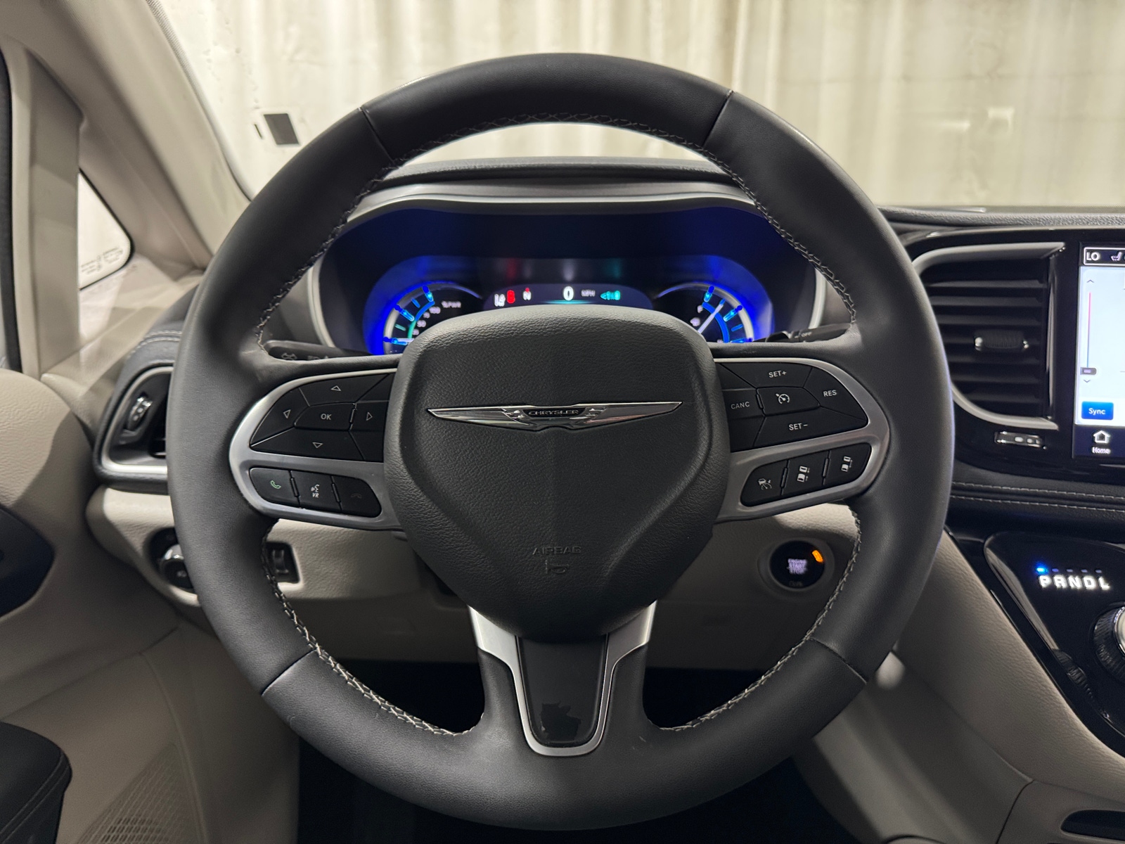 Thumbnail: 2024 Chrysler Pacifica - 4
