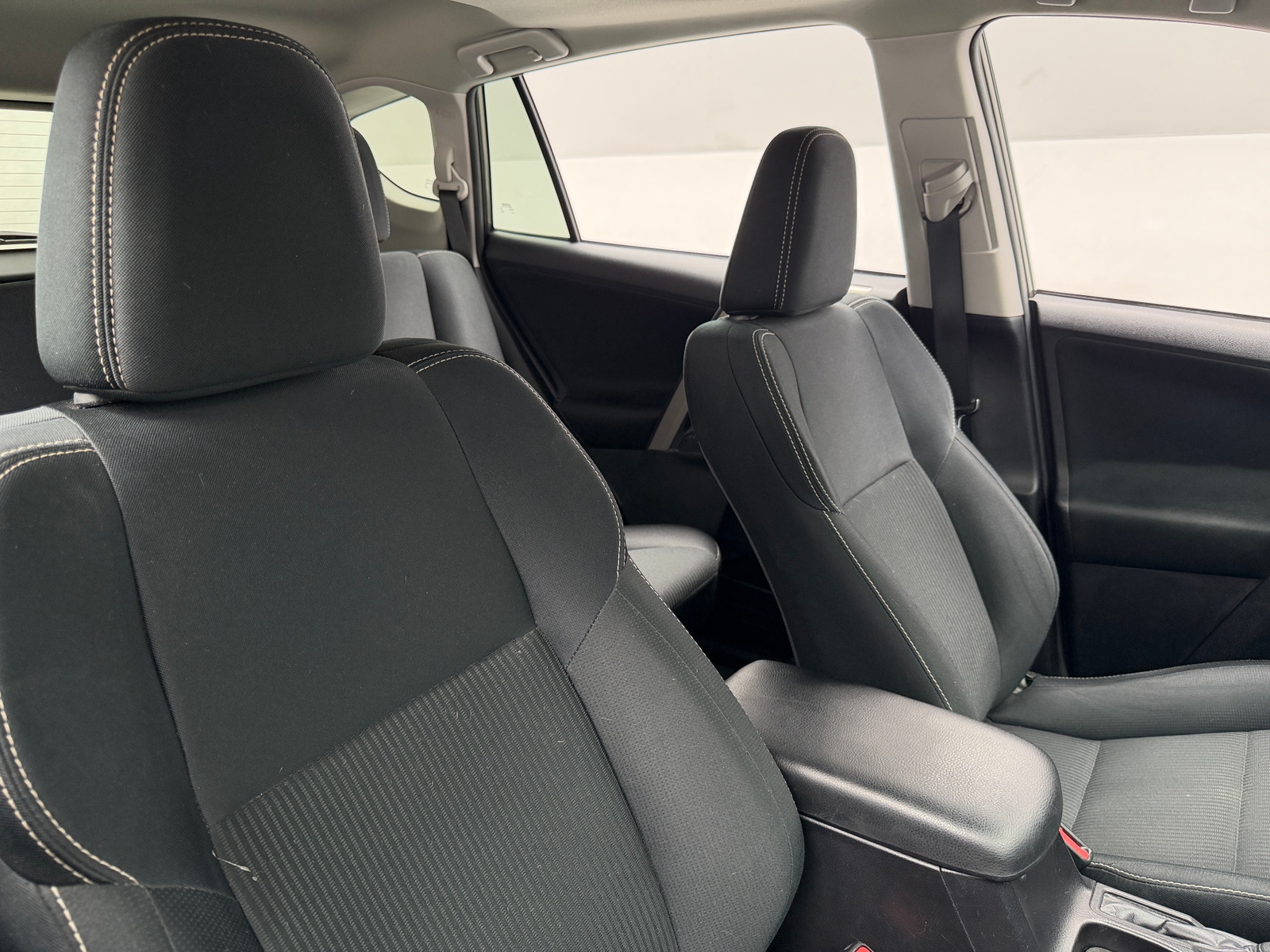 Thumbnail: 2015 Toyota RAV4 - 2