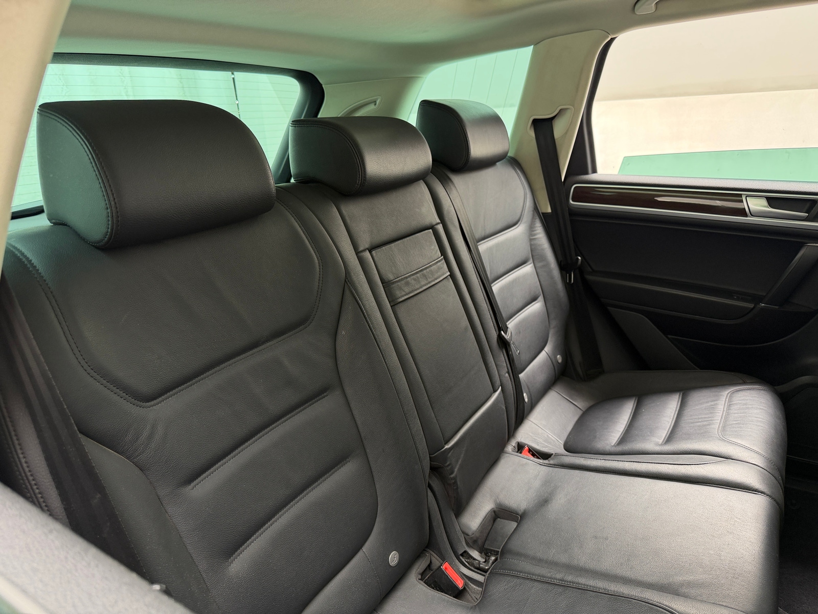 Thumbnail: 2015 Volkswagen Touareg - 6