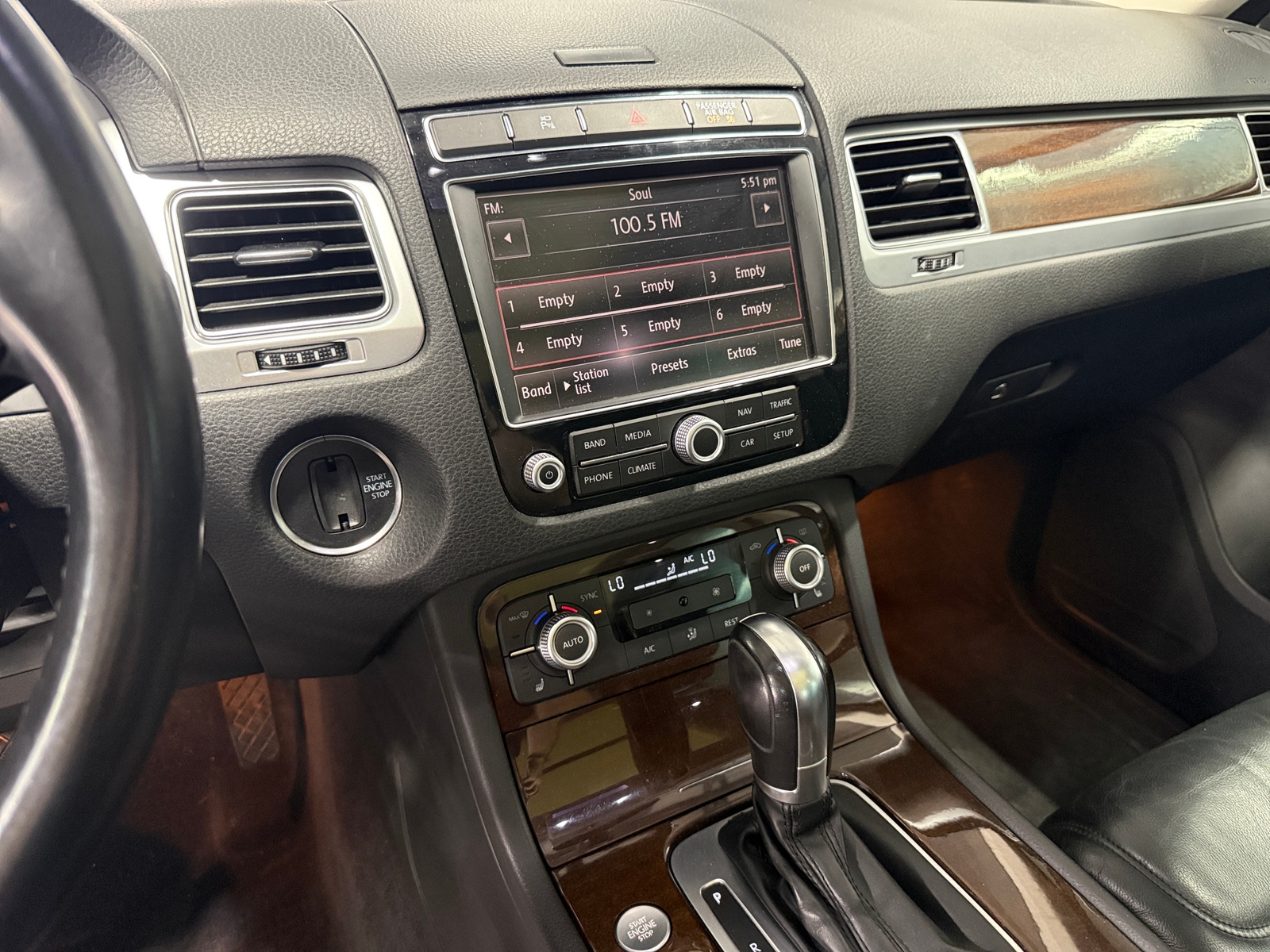 Thumbnail: 2015 Volkswagen Touareg - 4