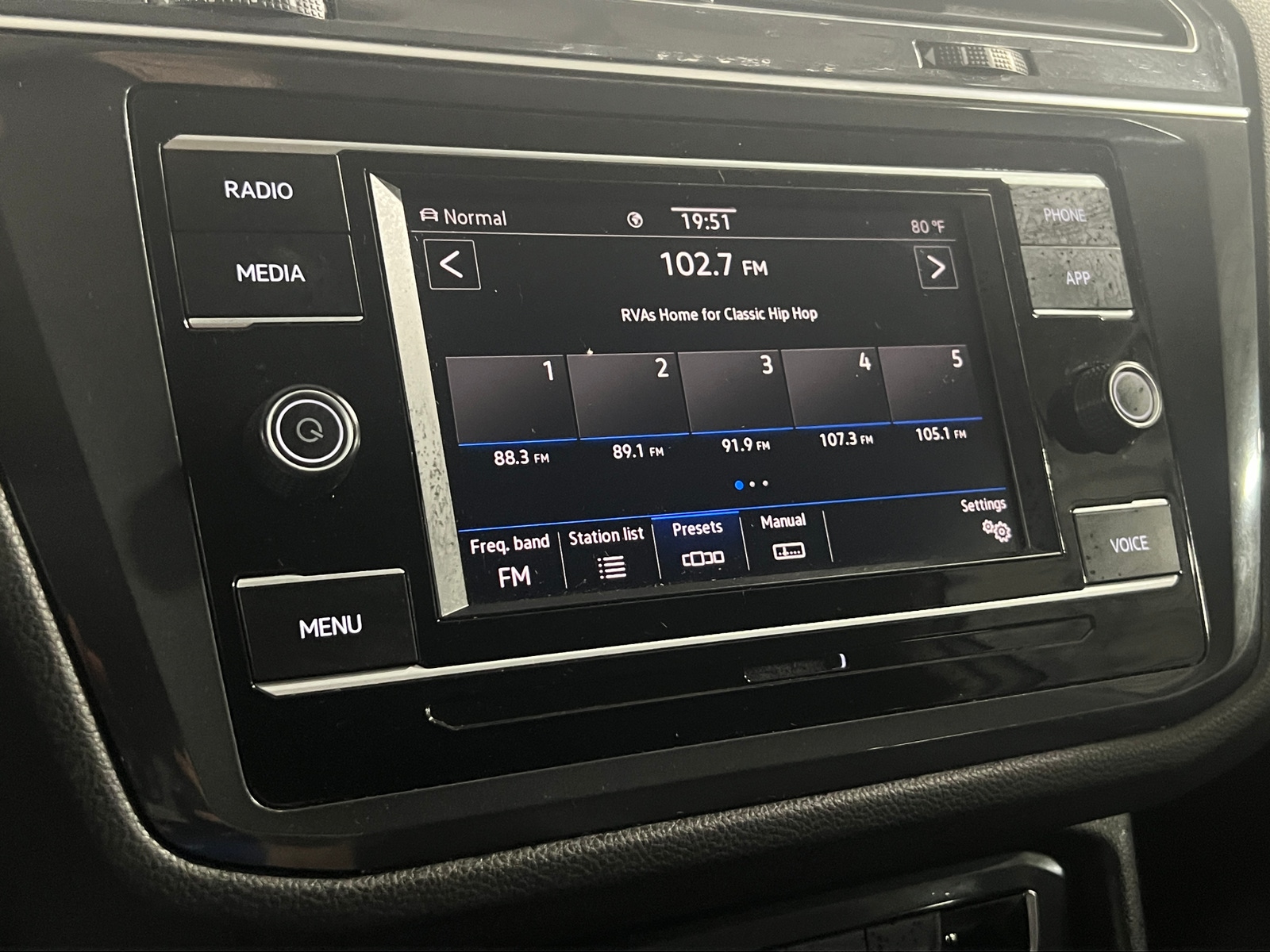 Thumbnail: 2021 Volkswagen Tiguan - 4