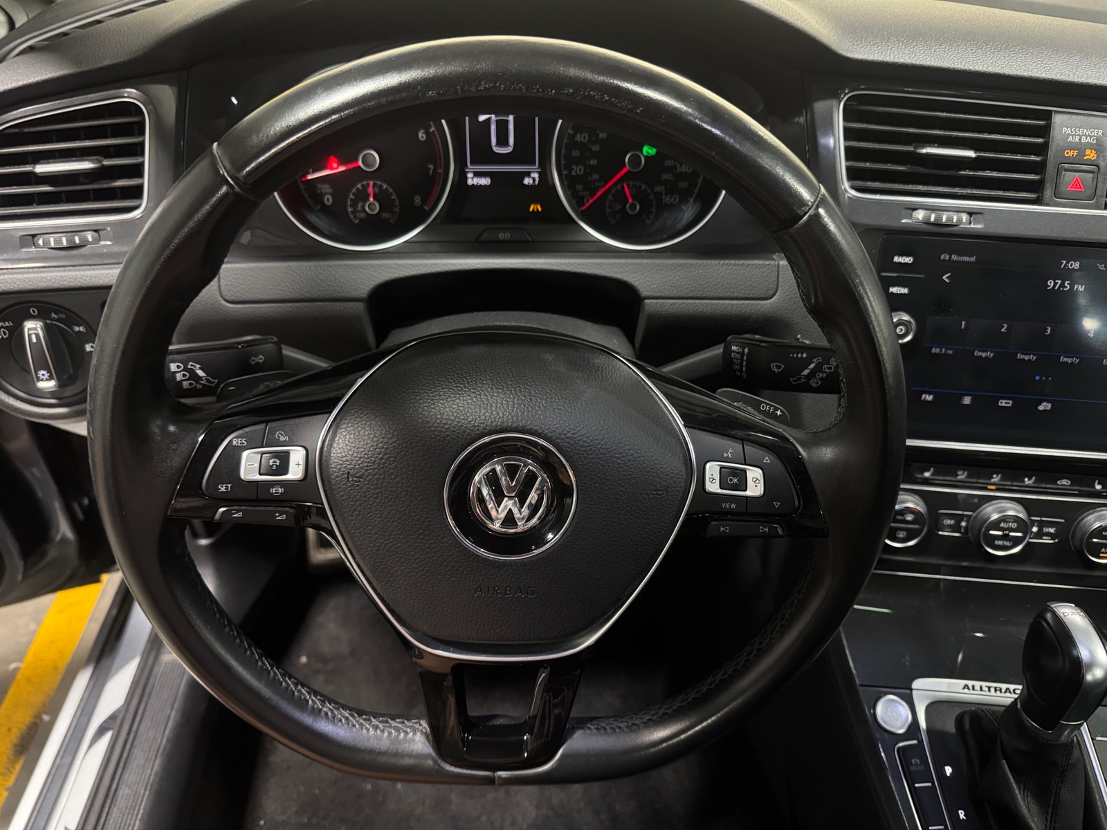 Thumbnail: 2019 Volkswagen Golf - 4