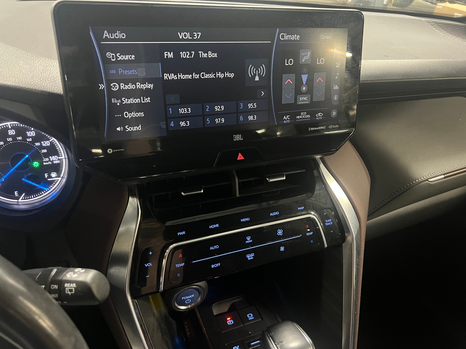 Thumbnail: 2021 Toyota Venza - 3