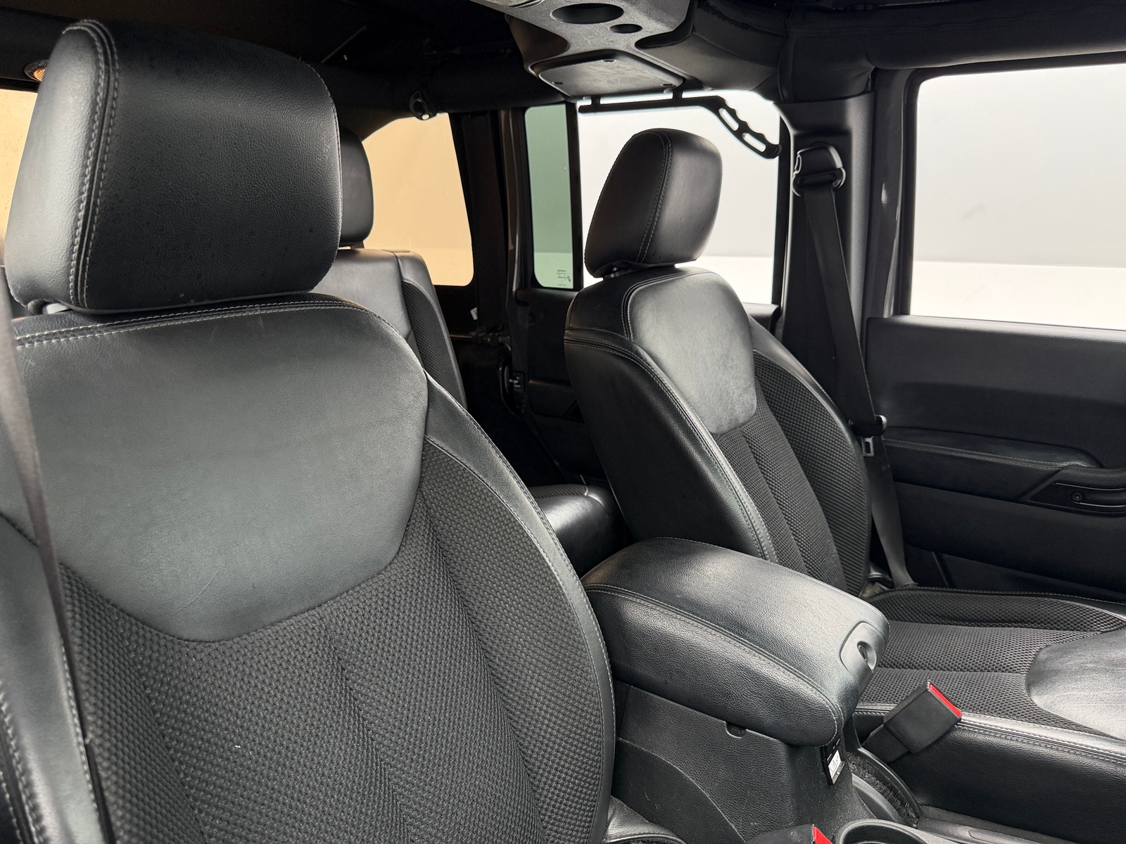 Thumbnail: 2017 Jeep Wrangler - 2