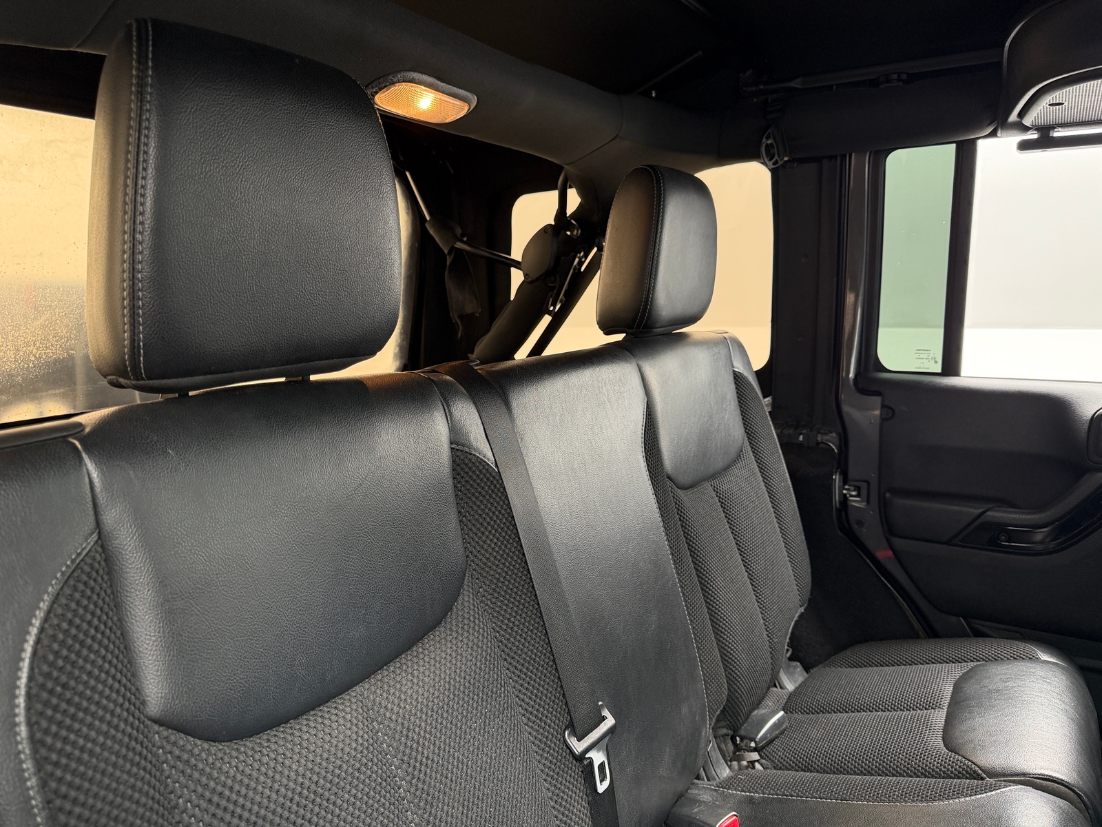 Thumbnail: 2017 Jeep Wrangler - 6
