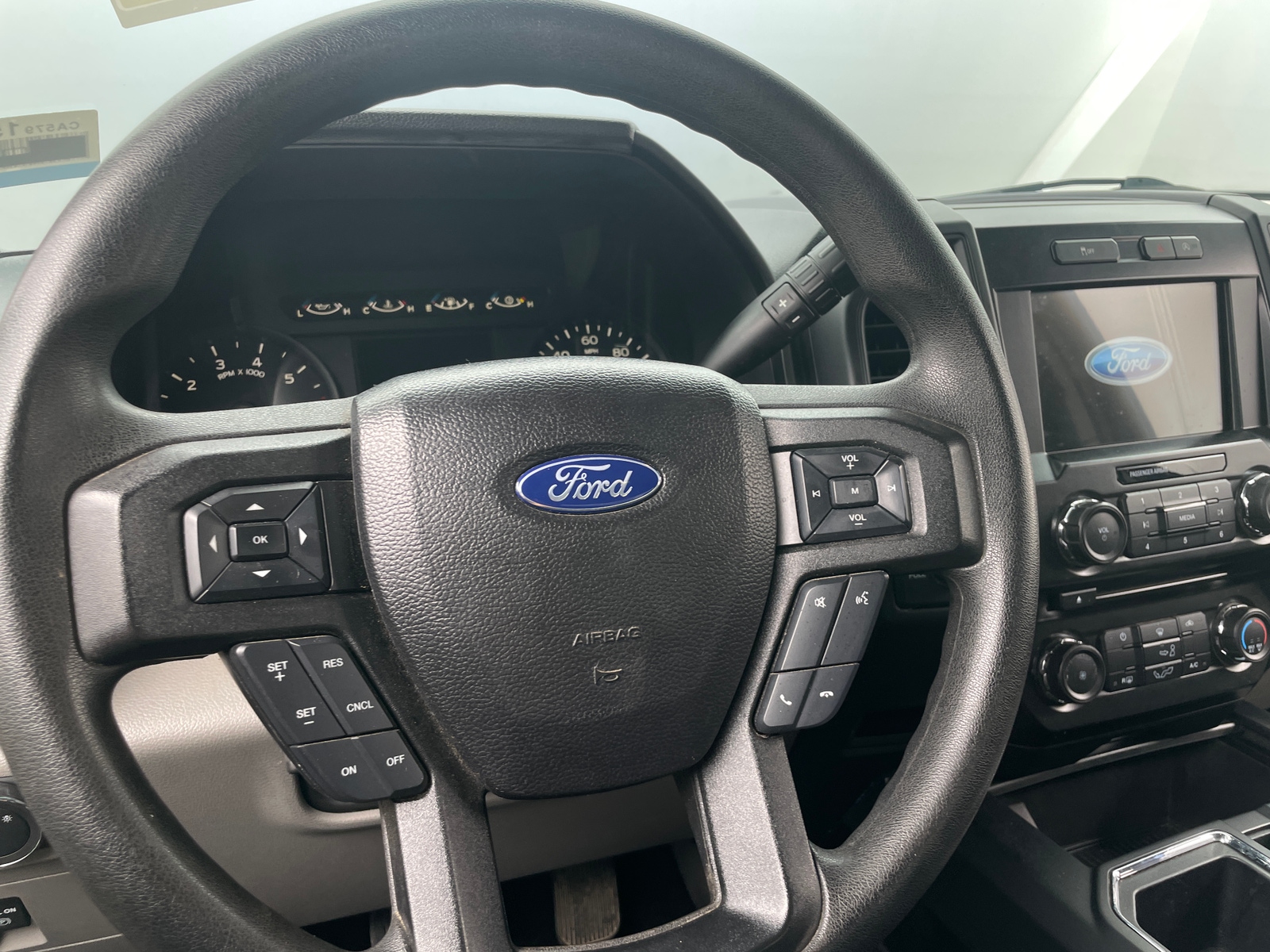 Thumbnail: 2017 Ford Econoline - 5