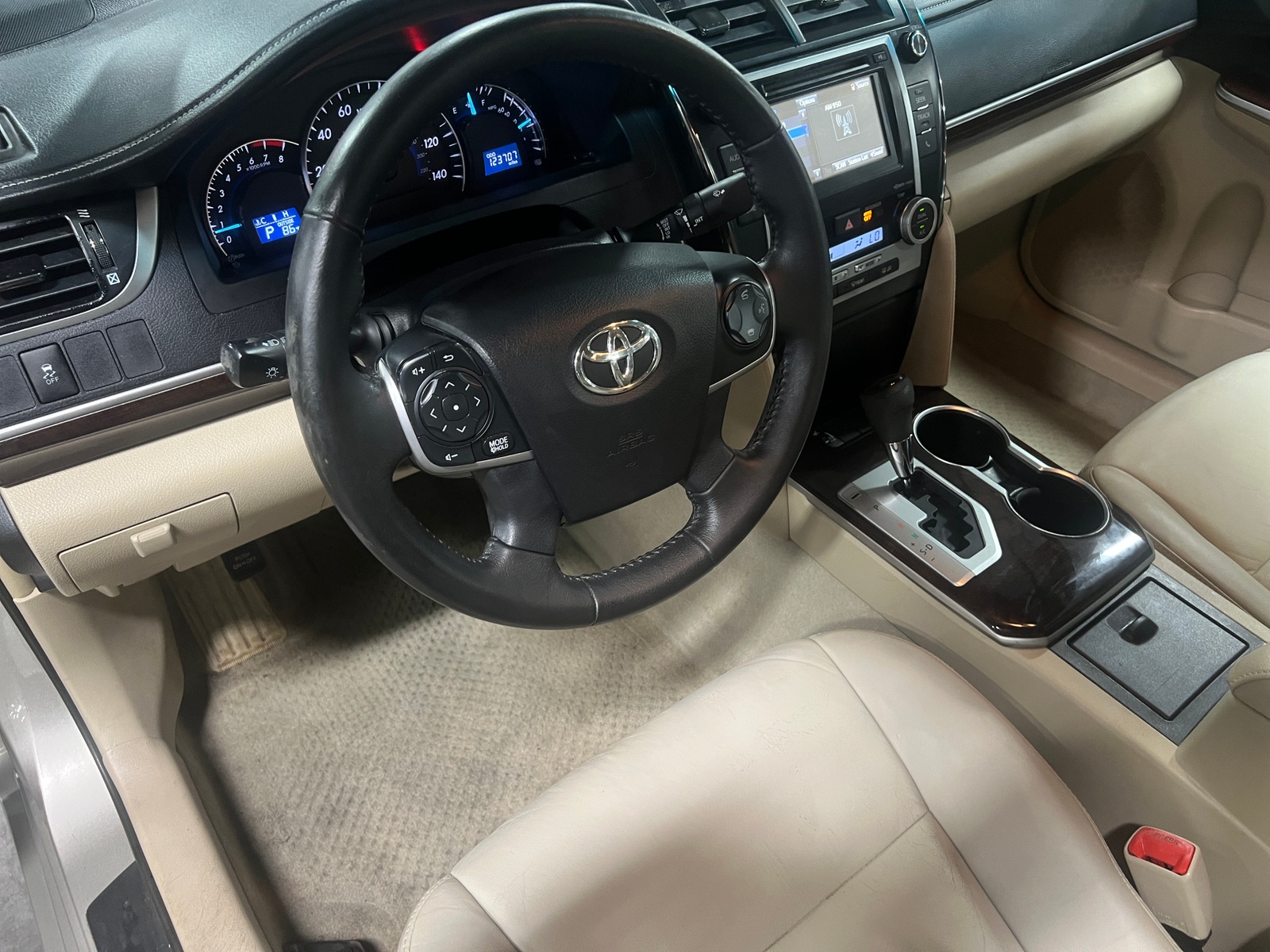 Thumbnail: 2014 Toyota Camry - 5