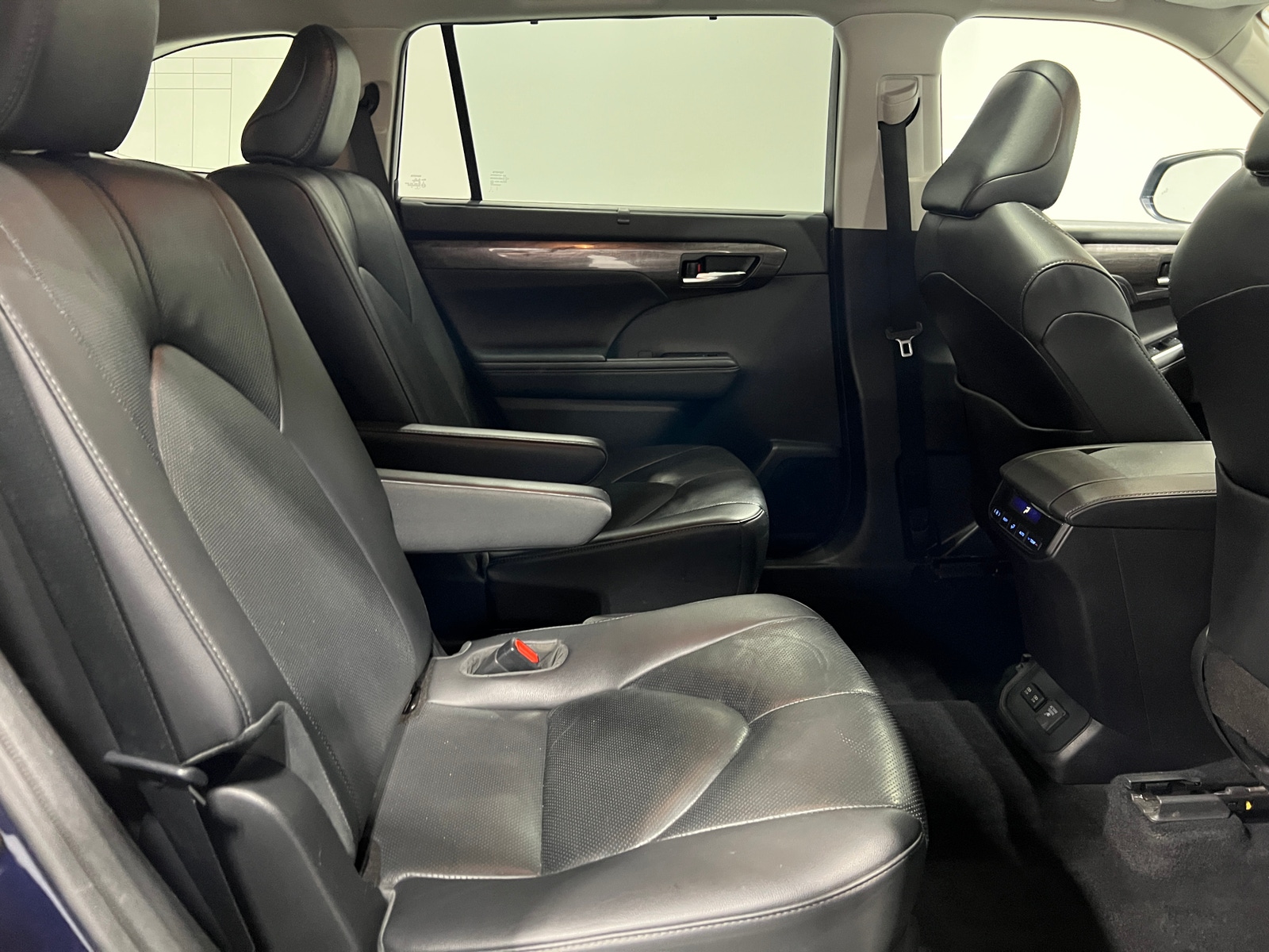 Thumbnail: 2021 Toyota Highlander - 5