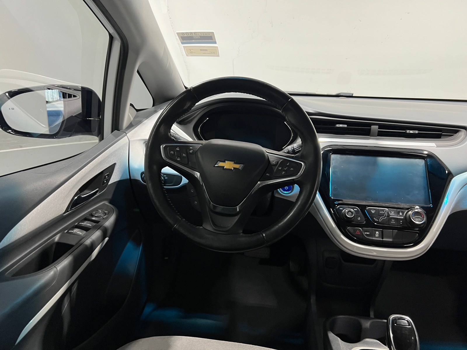 Thumbnail: 2017 Chevrolet Bolt EV - 5