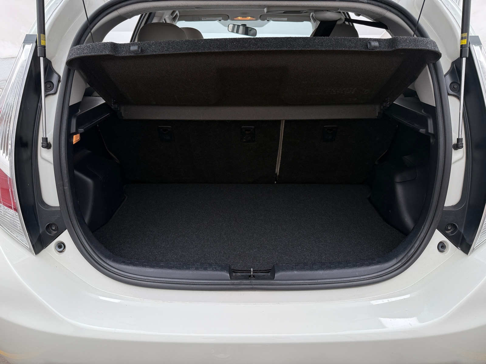 Thumbnail: 2016 Toyota Prius c - 7