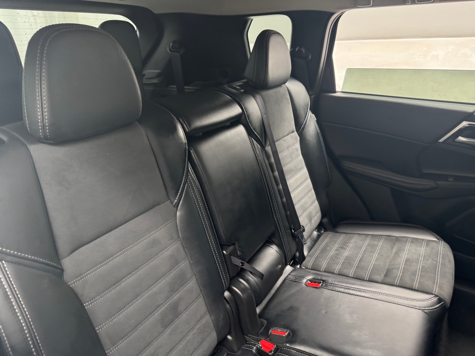 Thumbnail: 2024 Mitsubishi Outlander - 5