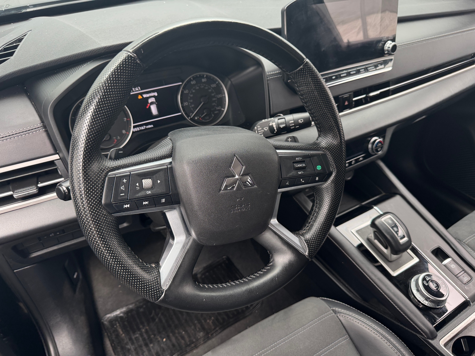 Thumbnail: 2024 Mitsubishi Outlander - 4