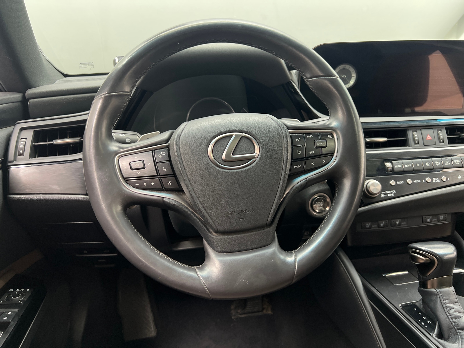 Thumbnail: 2023 Lexus ES - 4