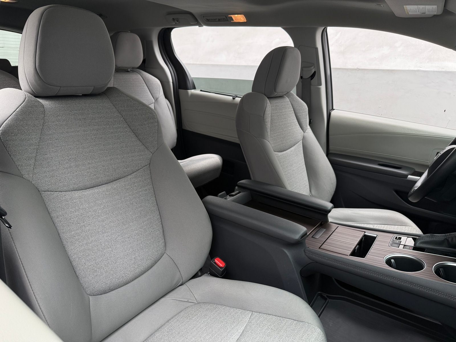 Thumbnail: 2023 Toyota Sienna - 2