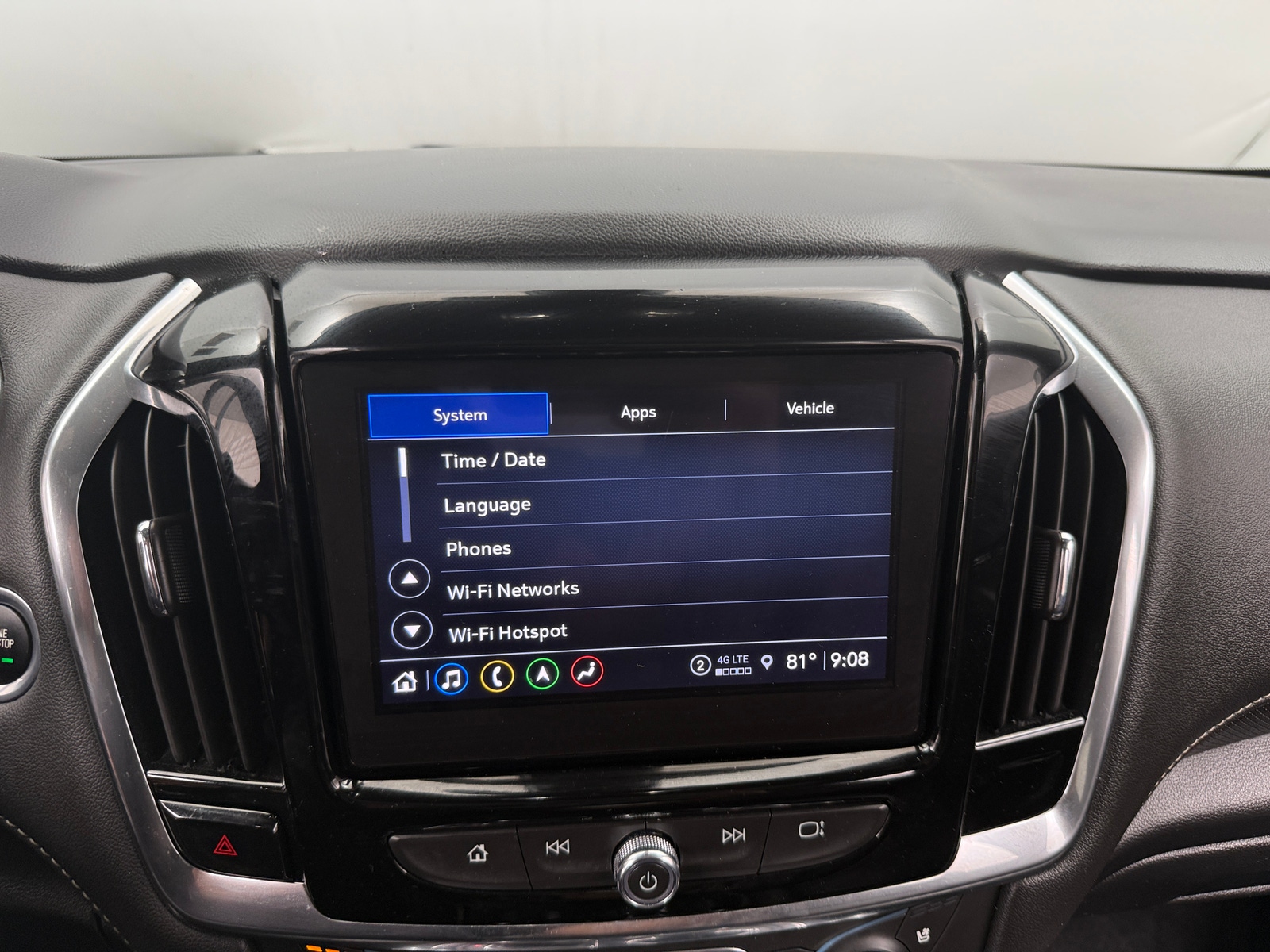 Thumbnail: 2023 Chevrolet Traverse - 3