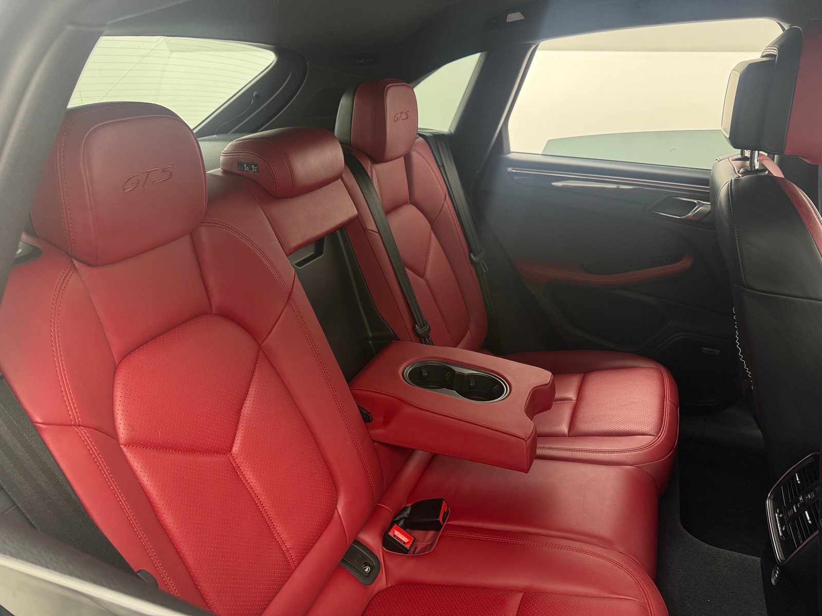 Thumbnail: 2018 Porsche Macan - 5