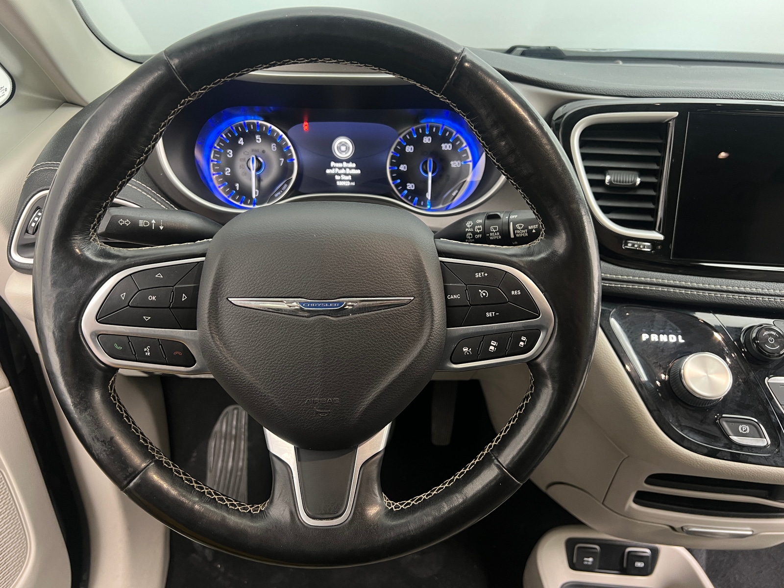 Thumbnail: 2021 Chrysler Pacifica - 4