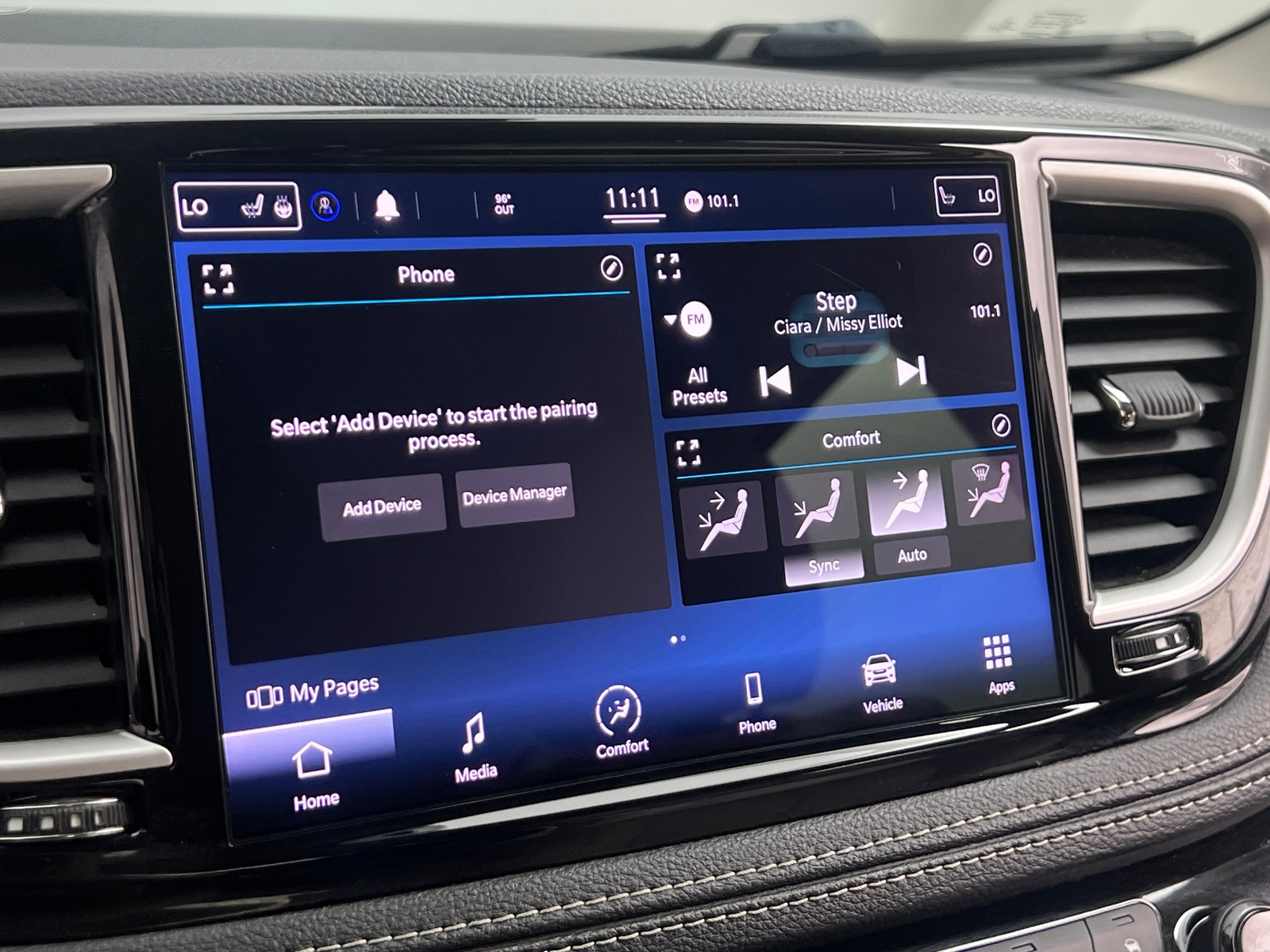 Thumbnail: 2021 Chrysler Pacifica - 3