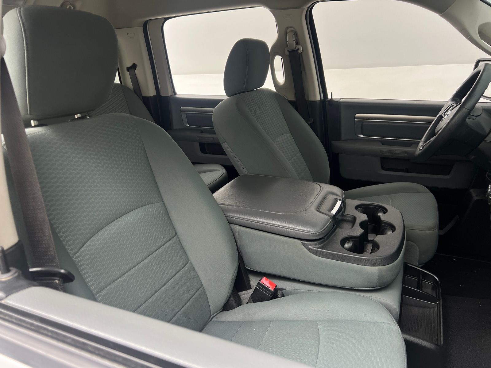 Thumbnail: 2020 RAM 1500 Classic - 2